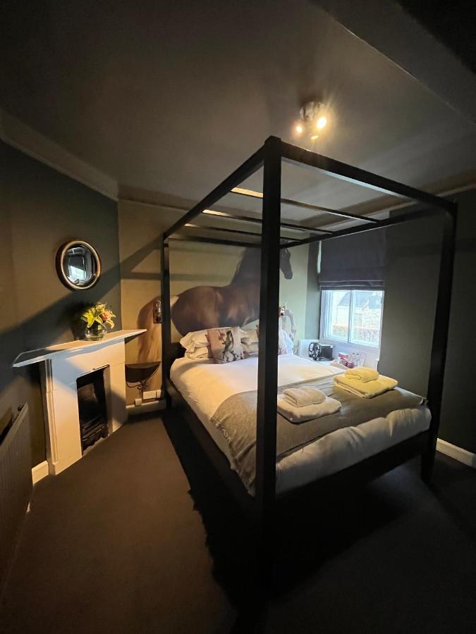 The Kings Arms Hotell Didmarton Eksteriør bilde