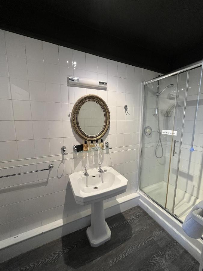 The Kings Arms Hotell Didmarton Eksteriør bilde